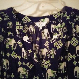 Crown & Ivy womens patterned black top SZ PS